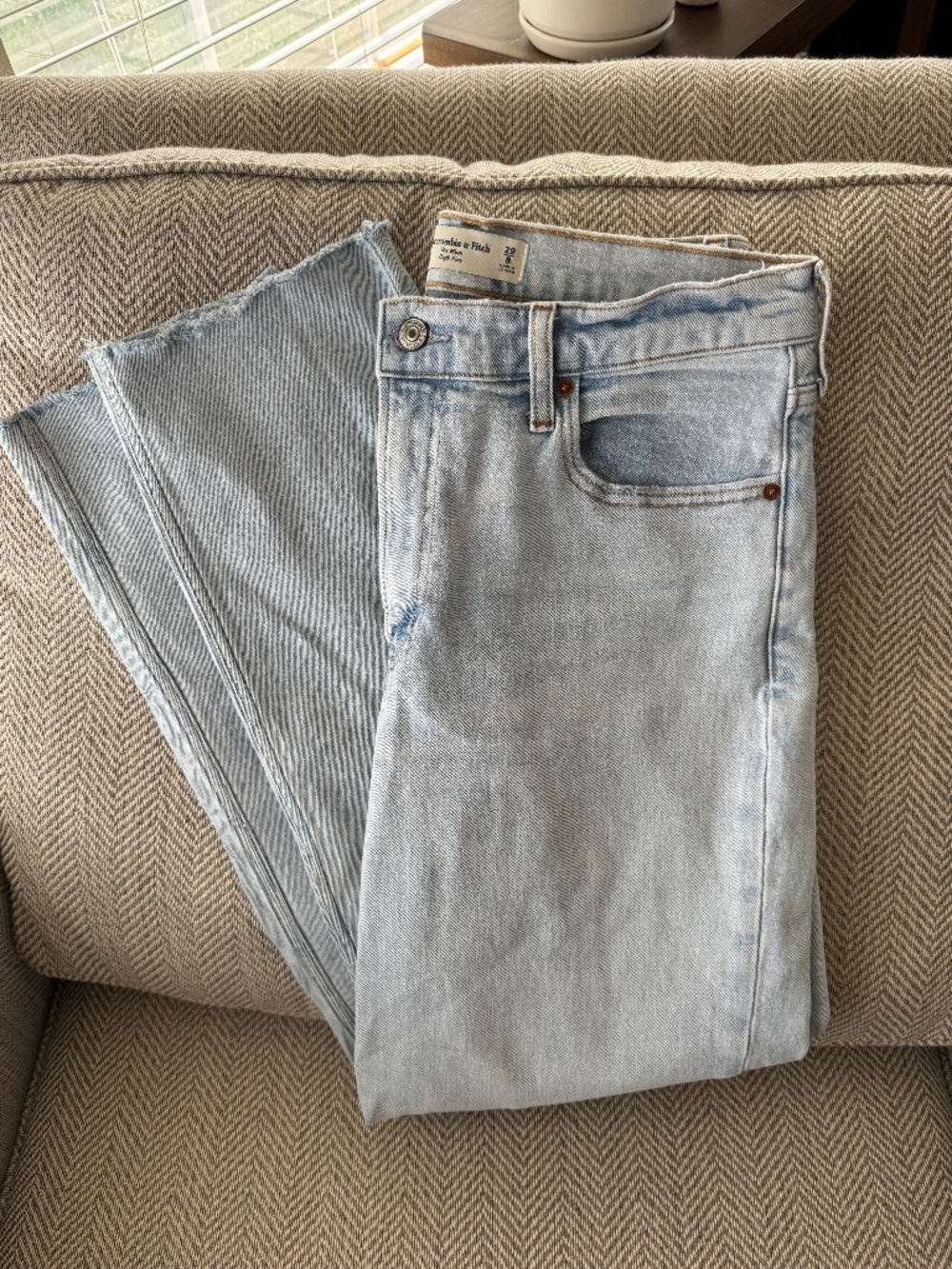 Abercrombie & Fitch Women's High Rise Mom Straight Jean light raw hem 29
